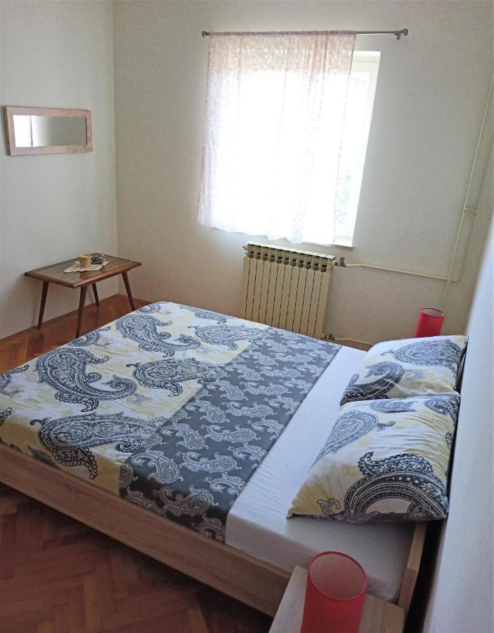 Cozy Apartment In The City Center Pula Exterior photo